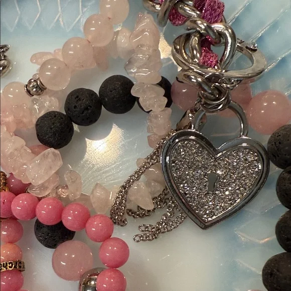 Elegant 10 Piece Pink and Black Beaded Bracelet Bundle - Picture 5 of 8